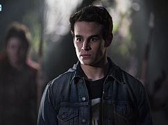 Shadowhunters: 2x20 „Beside Still Water” - zdjęcia promocyjne