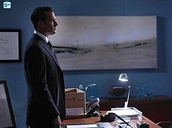 W garniturach: 7x07 „Full Disclosure” - zdjęcia promocyjne