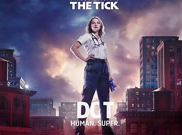 „The Tick” spotyka równego sobie w nowym klipie z serialu