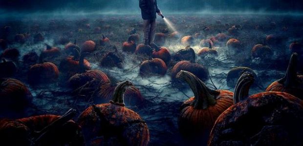 Nowy plakat 2 sezonu „Stranger Things” świętuje Halloween ze strasznymi dyniami