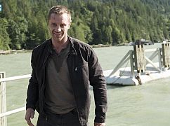 Somewhere Between: 1x10 „One Must Die” - zdjęcia promocyjne