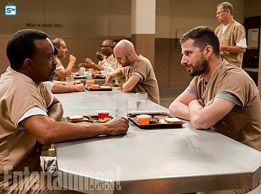 Pierwsze spojrzenie na 5 sezon „Brooklyn Nine-Nine”: Zobacz Jake’a i Rosę za kratkami