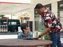 Speechless: 2x01 „W-E– WE’RE B-A– BACK!” - zdjęcia promocyjne