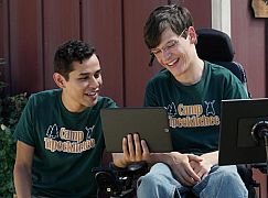 Speechless: 2x01 „W-E– WE’RE B-A– BACK!” - zdjęcia promocyjne