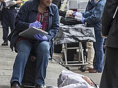 Agenci NCIS: Nowy Orlean: 4x03 „Dead Man Calling” - zdjęcia promocyjne