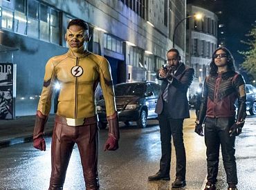 Klip z premiere 4 sezonu „The Flash”: Cisco chce odpowiedzi od Caitlin