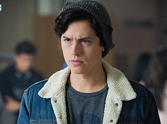 Riverdale: 2x01 „A Kiss Before Dying” - zdjęcia promocyjne