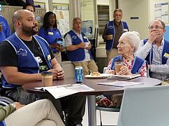 Superstore: 3x02 „Brett Is Dead” - zdjęcia promocyjne