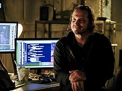 MacGyver: 2x02 „Muscle Car + Paper Clips” - zdjęcia promocyjne