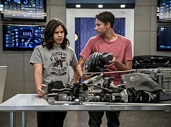 The Flash: 4x02 „Mixed Signals” - zdjęcia promocyjne
