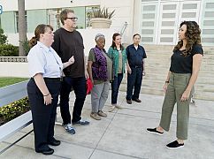 Speechless: 2x04 „T-TR-- TRAINING D-A-- DAY” - zdjęcia promocyjne