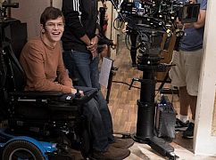 Speechless: 2x04 „T-TR-- TRAINING D-A-- DAY” - zdjęcia promocyjne