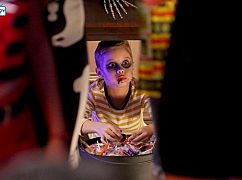 Cioteczka Mick: 2x04 „The Haunted House” - zdjęcia promocyjne