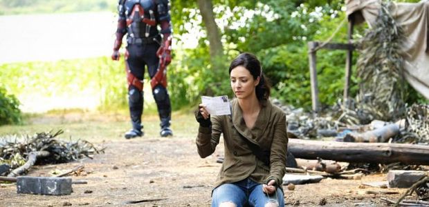 Klip z 3 sezonu „Legends of Tomorrow”: Kolejny rekrut jest celem wodnej wiedźmy