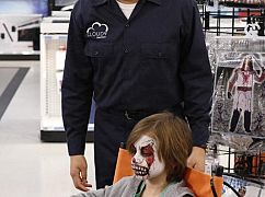 Superstore: 3x05 „Sal's Dead” - zdjęcia promocyjne