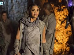 Supergirl: 3x03 „Far From the Tree” - zdjęcia promocyjne