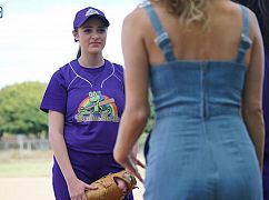 Fresh Off the Boat: 4x06 „A League of Her Own” - zdjęcia promocyjne