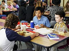 Young Sheldon: 1x02 „Rockets, Communists, and the Dewey Decimal System” - zdjęcia promocyjne