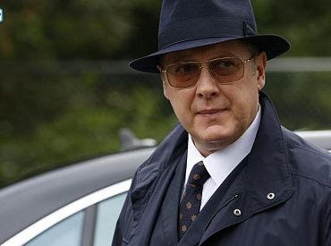 Klip z 5 sezonu „Czarnej listy”: Red grozi Tomowi przez te kości