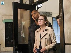 Supergirl: 3x04 „The Faithful” - zdjęcia promocyjne