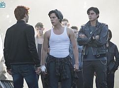Riverdale: 2x05 „When A Stranger Calls” - zdjęcia promocyjne
