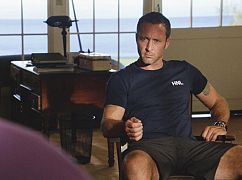 Hawaii 5.0: 8x06 „Mōhala i ka wai ka maka o ka pua” - zdjęcia promocyjne