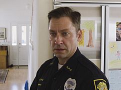 Hawaii 5.0: 8x06 „Mōhala i ka wai ka maka o ka pua” - zdjęcia promocyjne