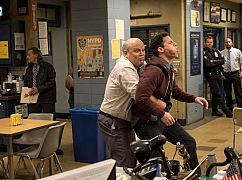 Brooklyn Nine-Nine: 5x06 „The Venue” - zdjęcia promocyjne