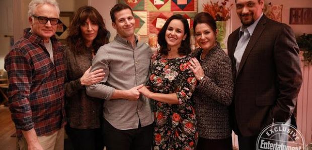 Pierwsze spojrzenie na 4 sezonu „Brooklyn Nine-Nine”: Rodzice Jake’a i Amy spotykają się w Święto Dziękczynienia