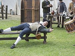 Nie ma lekko: 2x08 „Gala Auction” - zdjęcia promocyjne