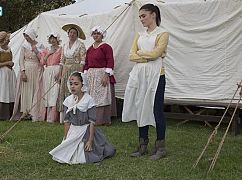 Nie ma lekko: 2x08 „Gala Auction” - zdjęcia promocyjne