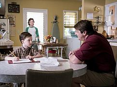 Young Sheldon: 1x05 „A Solar Calculator, a Game Ball, and a Cheerleader’s Bosom” - zdjęcia promocyjne