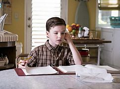 Young Sheldon: 1x05 „A Solar Calculator, a Game Ball, and a Cheerleader’s Bosom” - zdjęcia promocyjne