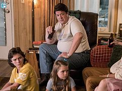 Young Sheldon: 1x05 „A Solar Calculator, a Game Ball, and a Cheerleader’s Bosom” - zdjęcia promocyjne