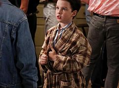 Young Sheldon: 1x05 „A Solar Calculator, a Game Ball, and a Cheerleader’s Bosom” - zdjęcia promocyjne