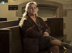 SMILF: 1x04 „Deep-Dish Pizza and a Shot of Holy Water” - zdjęcia promocyjne