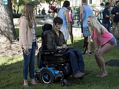 Speechless: 2x08 „B-I--BIKINI U-N--UNIVERSITY” - zdjęcia promocyjne