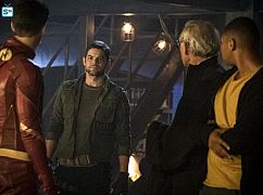 The Flash: 4x08 „Crisis on Earth X, Part 3” - zdjęcia promocyjne