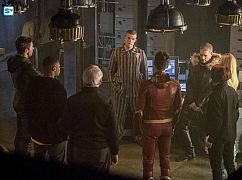 The Flash: 4x08 „Crisis on Earth X, Part 3” - zdjęcia promocyjne