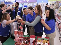 Superstore: 3x07 „Christmas Eve” - zdjęcia promocyjne