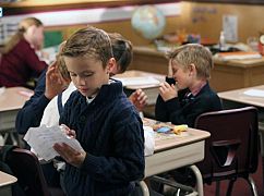 Cioteczka Mick: 2x08 „The Teacher” - zdjęcia promocyjne