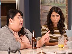 Cioteczka Mick: 2x09 „The Divorce” - zdjęcia promocyjne