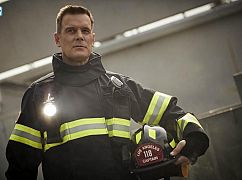 Zdjęcia promocyjne obsady 1 sezonu serialu „9-1-1”