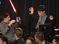 Speechless: 2x09 „S-T--STAR W--WARS W--ARS” - zdjęcia promocyjne