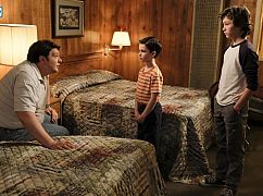 Young Sheldon: 1x08 „Cape Canaveral, Schrödinger’s Cat, and Cyndi Lauper’s Hair” - zdjęcia promocyjne
