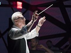 Zdjęcia promocyjne 4 sezonu serialu „Mozart in the Jungle”
