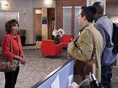 Great News: 2x08 „Sensitivity Training” - zdjęcia promocyjne