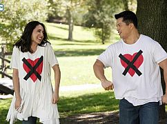 Crazy Ex-Girlfriend: 3x09 „Nathaniel Gets the Message” - zdjęcia promocyjne