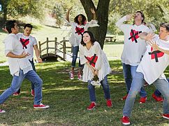 Crazy Ex-Girlfriend: 3x09 „Nathaniel Gets the Message” - zdjęcia promocyjne