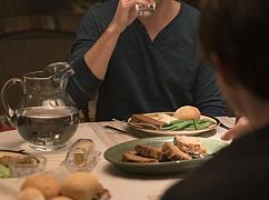 Beyond: 2x02 „Cheers, Bitch” - zdjęcia promocyjne